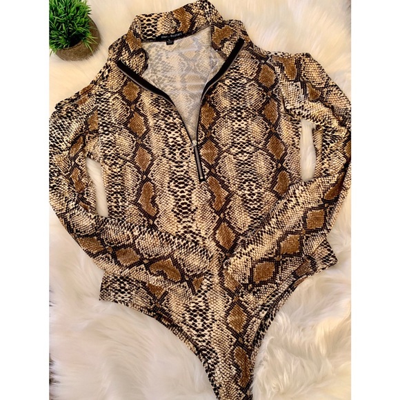 Snakeskin Cold Shoulder Bodysuit - Picture 5 of 8